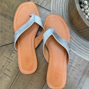 UGG Women's Metallic Silver and Tan Sandals